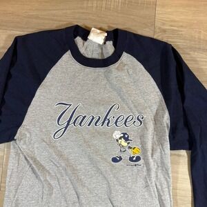 Vintage Disney Mickey Mouse New York Yankees MLB T Shirt Size‎ S 3/4 Sleeve